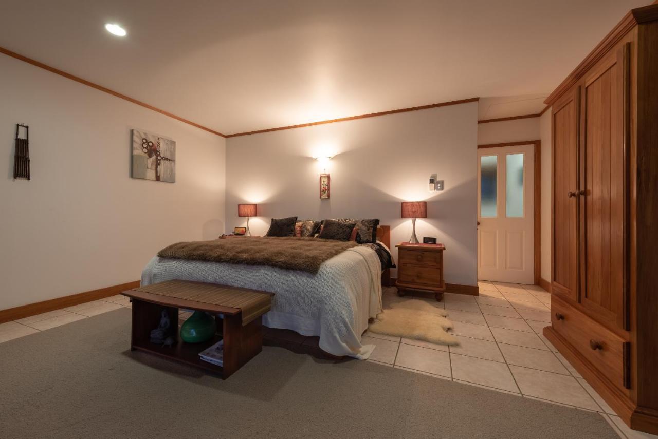 Puketotara Lodge Керікері Екстер'єр фото
